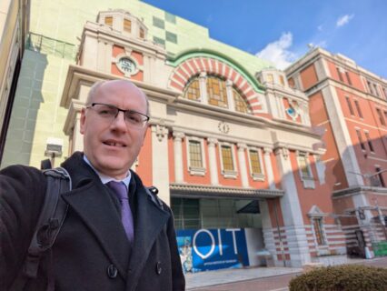 Prof. Klupp Taylor in front of the Osaka Institute of Technology main building. Photo: Robin Klupp Taylor